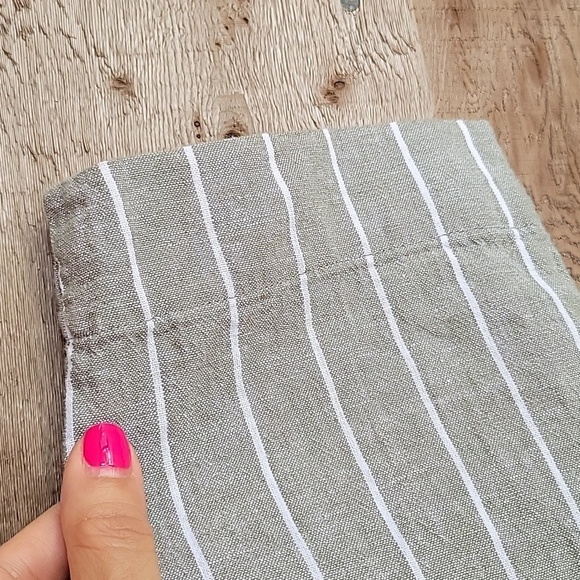 beachlunchlounge XSmall Green and White Stripe Giavanna Linen Pants - Picture 3 of 8